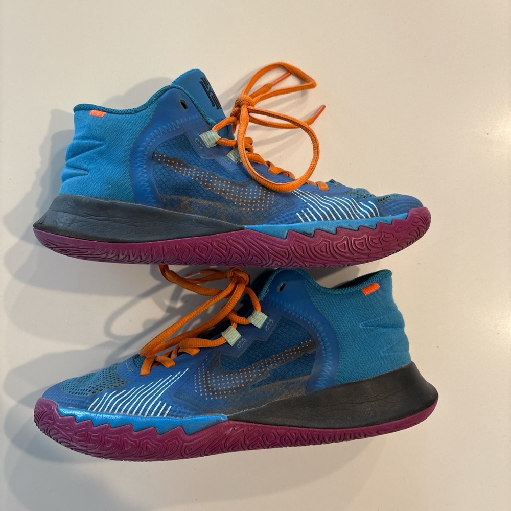 Nike Flytrap V Kids Blue and Purple Sneakers with Orange Laces